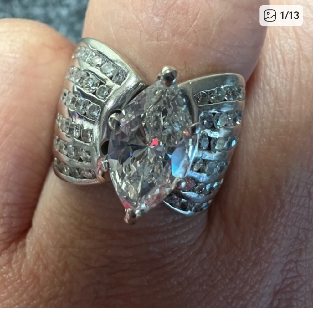 Elegant Silver Women's Ring with Clear Stones